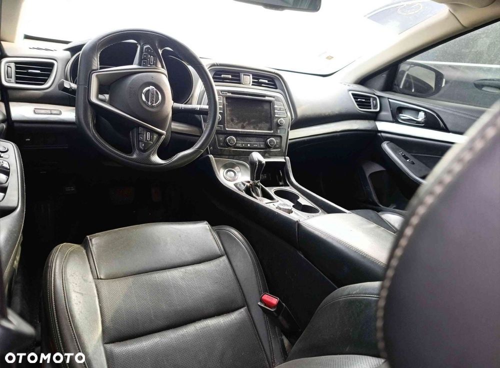 Nissan Maxima - 26