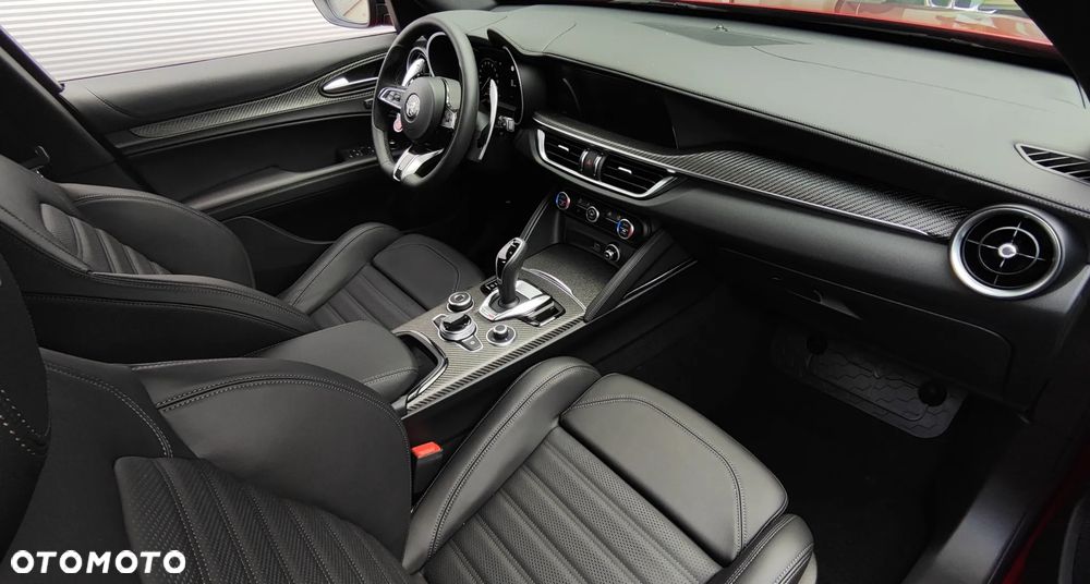 Alfa Romeo Stelvio V6 2.9 Bi-Turbo AT8-Q4 Quadrifoglio - 28