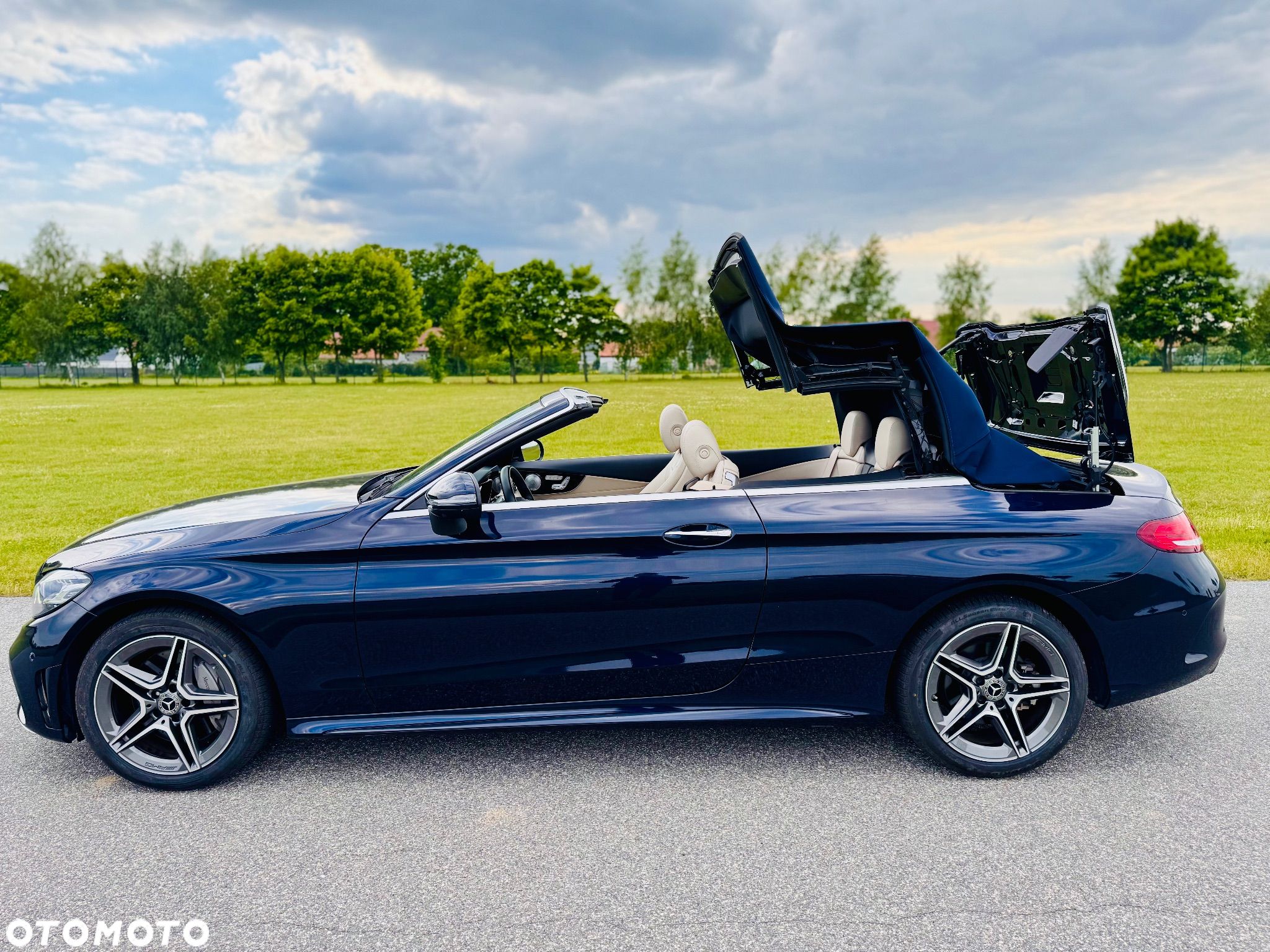 Mercedes-Benz Klasa C 300 4Matic 9G-TRONIC AMG Line - 1