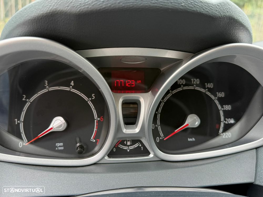Ford Fiesta 1.25 Titanium - 12