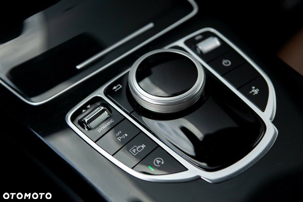 Mercedes-Benz Klasa C 200 9G-TRONIC - 29