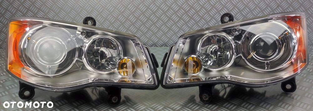 lampa prawa prawy lewy lewa przód przednia CHRYSLER TOWN & COUNTRY 5 XENON - 4
