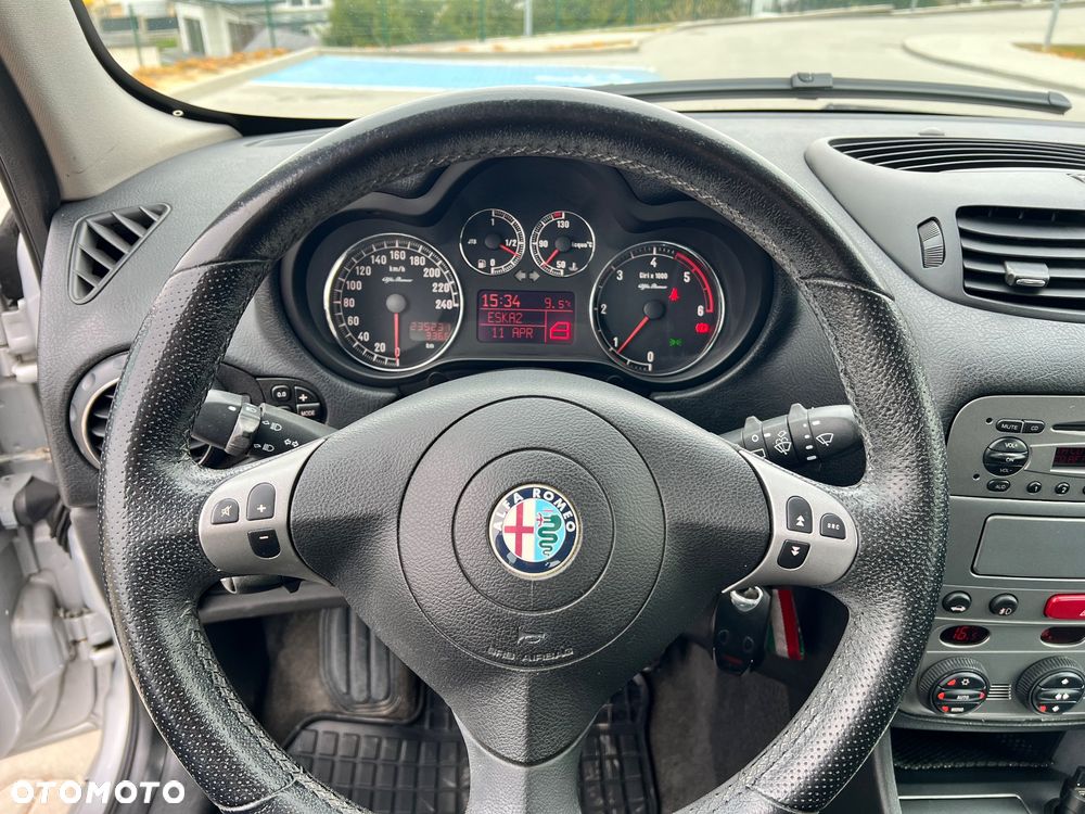 Alfa Romeo 147 1.9 JTD 16V Distinctive - 10