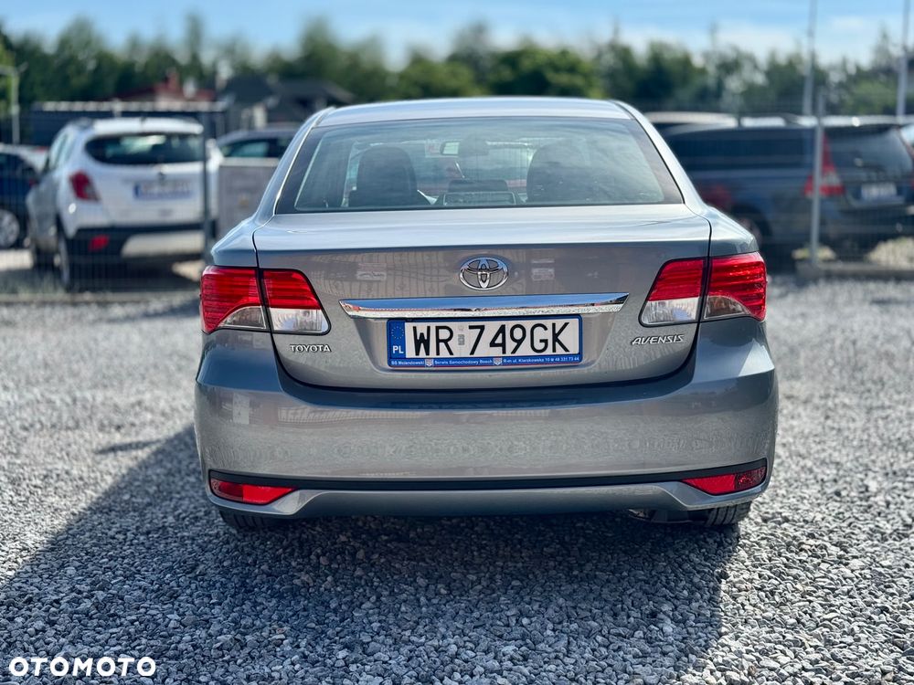 Toyota Avensis 1.8 Sol plus NAVI - 4