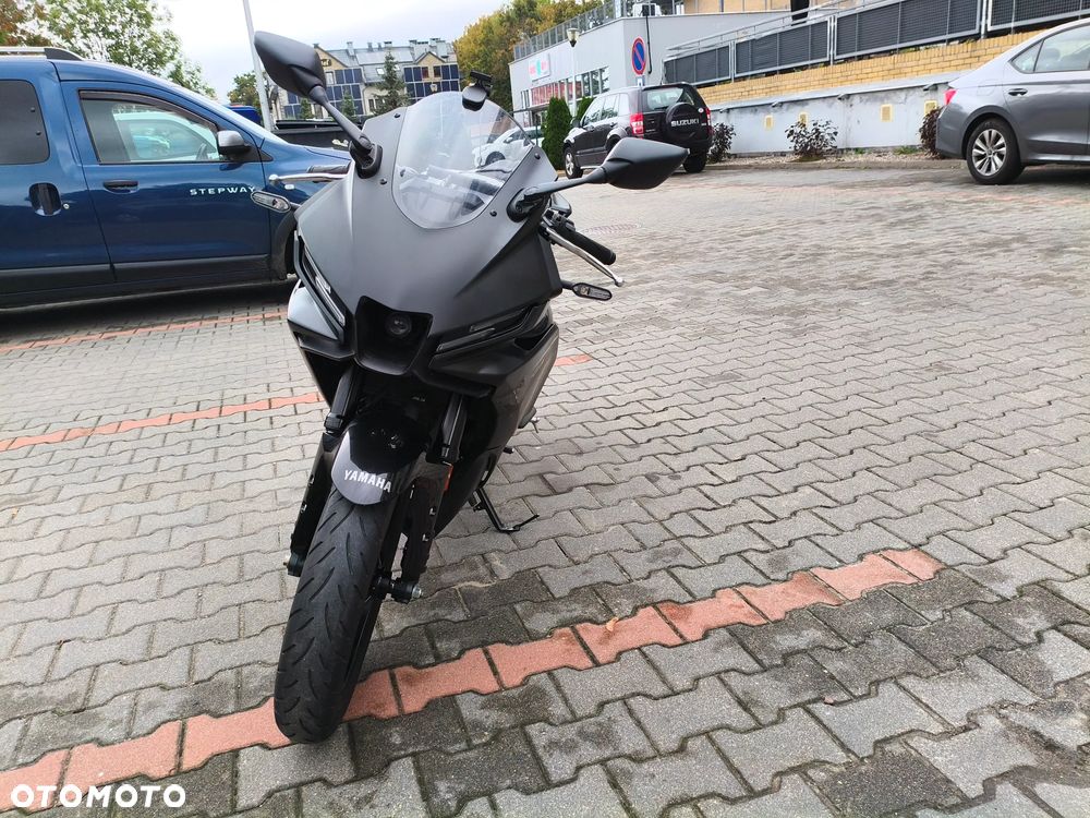 Yamaha R3 - 14