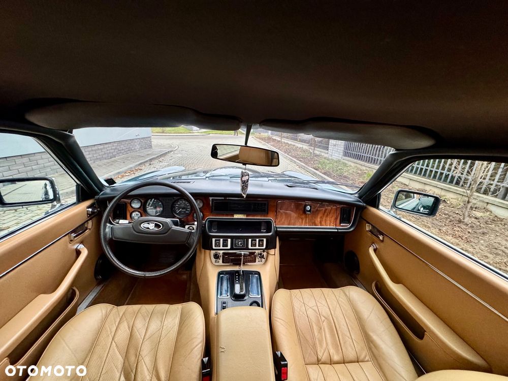 Jaguar XJ - 18