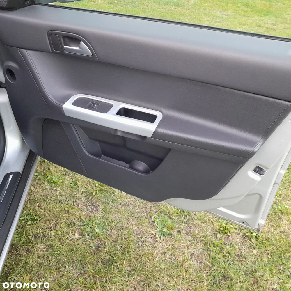 Volvo V50 D2 R-Design - 17