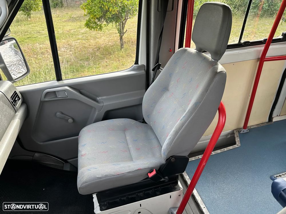 VW LT 35 2.5 TDI 9L/CADEIRA DE RODAS COM PLATAFORMA ELEVATORIA - 18