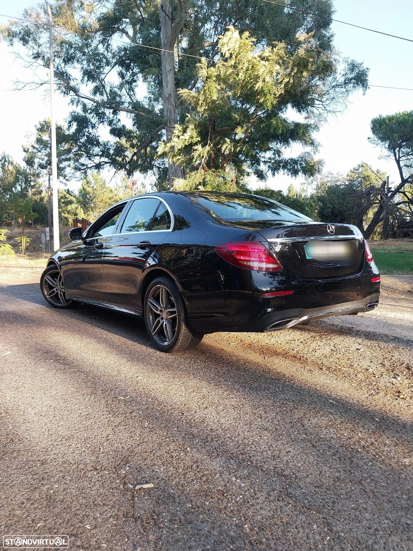 Mercedes-Benz E 220 d AMG Line - 1