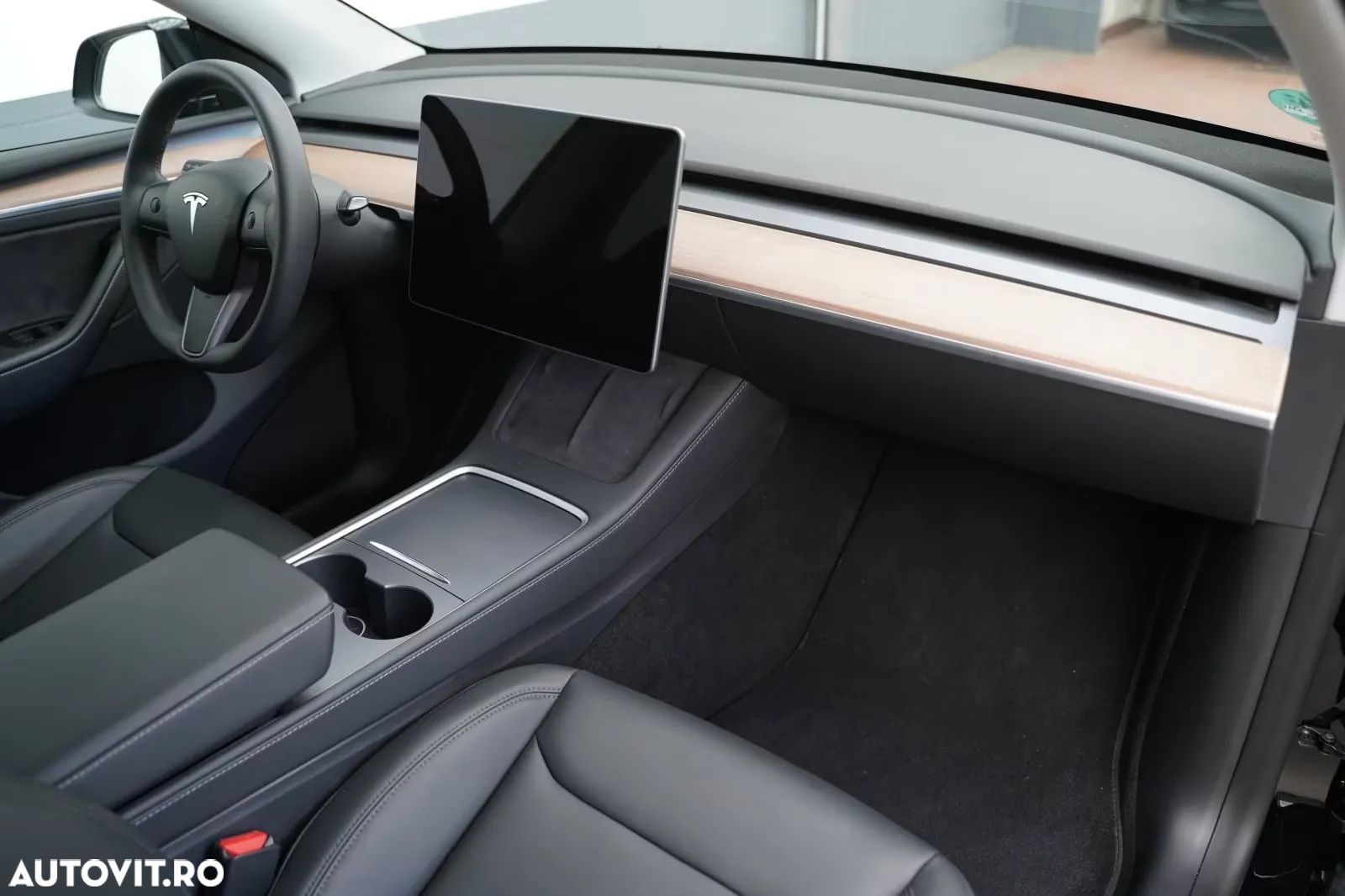 Tesla Model Y Performance Dual Motor AWD - 7