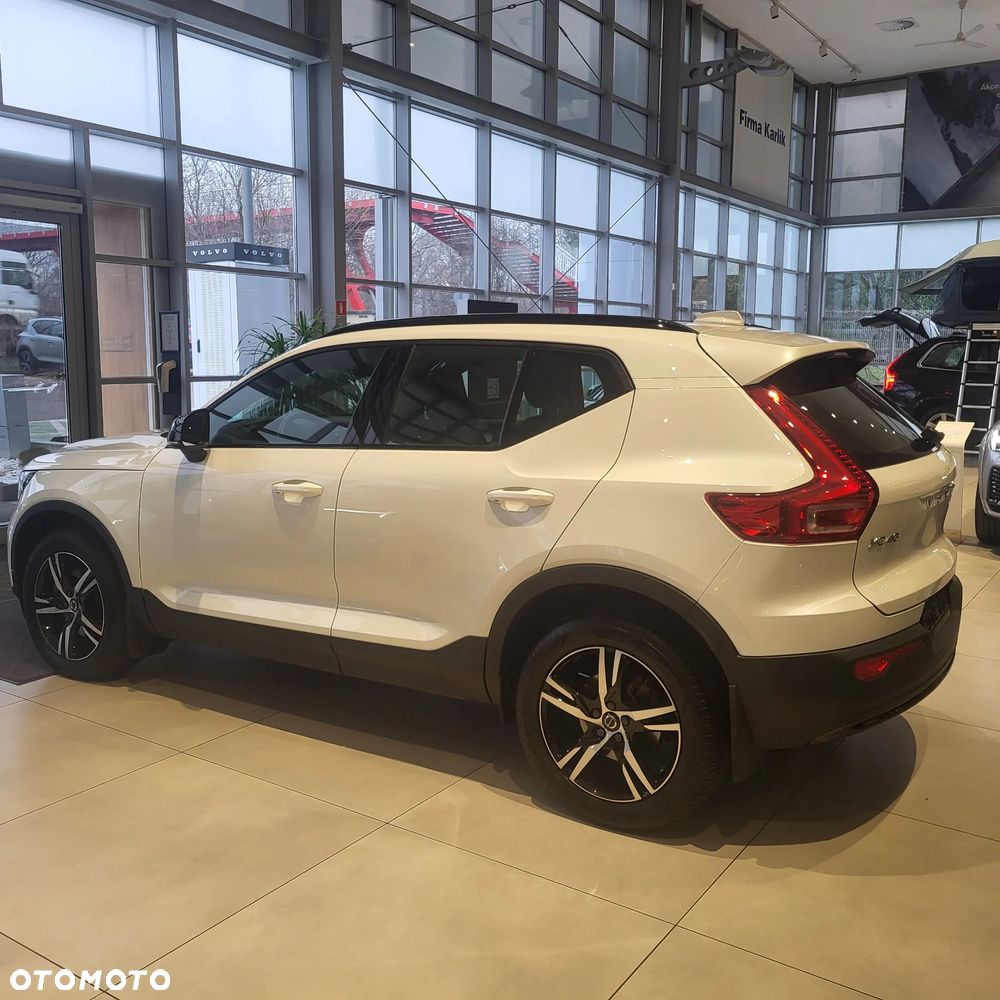 Volvo XC 40 B3 Plus Dark - 9