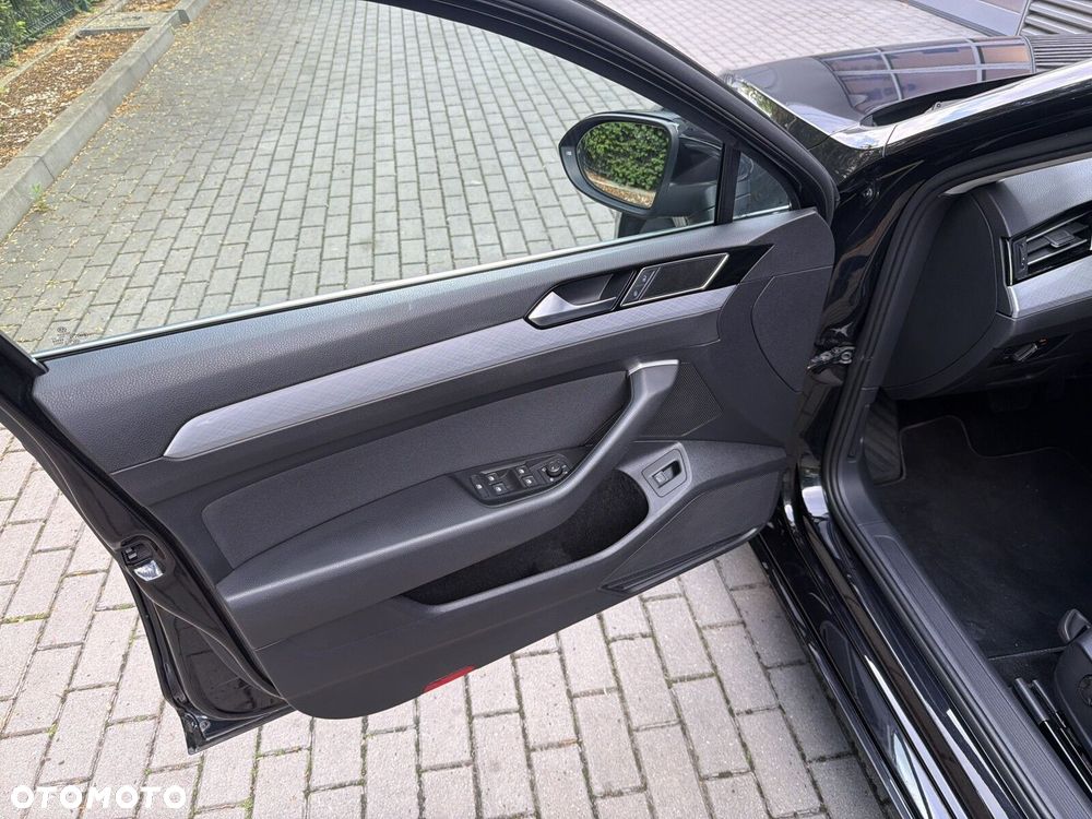 Volkswagen Passat Variant 1.5 TSI EVO Business DSG - 11