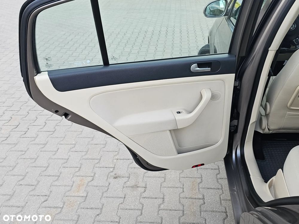 Volkswagen Golf Plus 1.4 TSI Comfortline DSG - 22