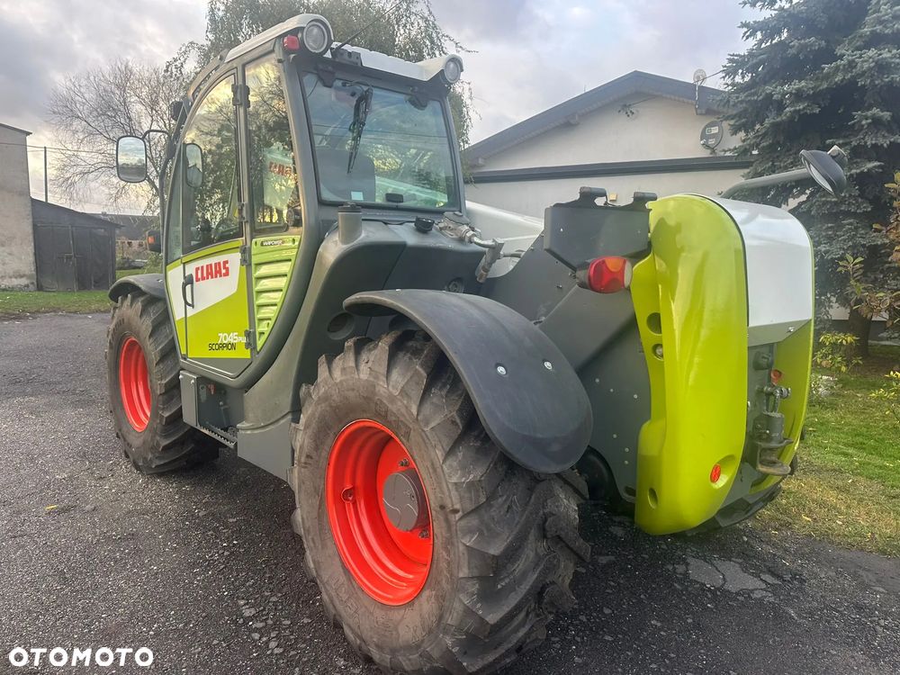 Claas Scorpion 7045 Plus - 7