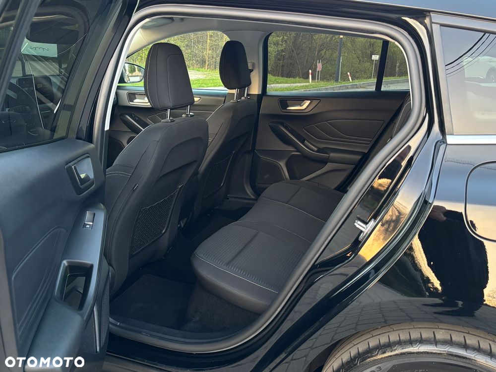 Ford Focus 2.0 EcoBlue Titanium - 11