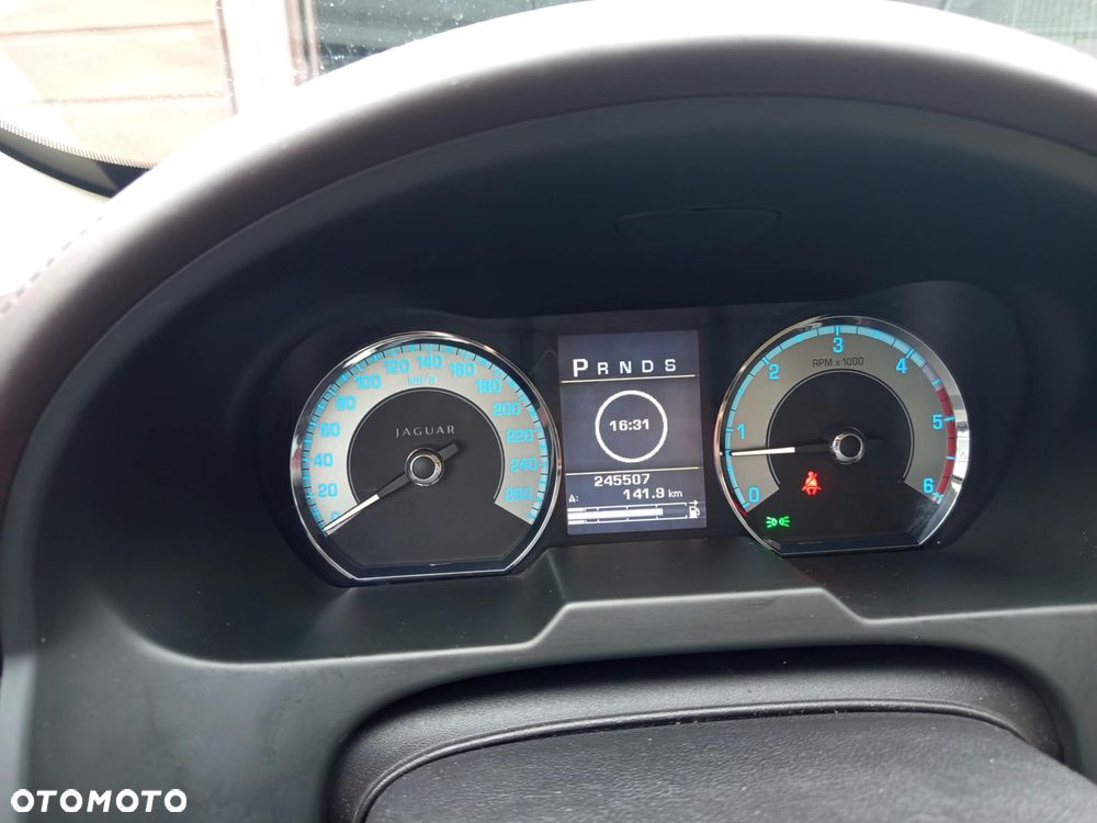 Jaguar XF 3.0 V6 D Luxury - 22