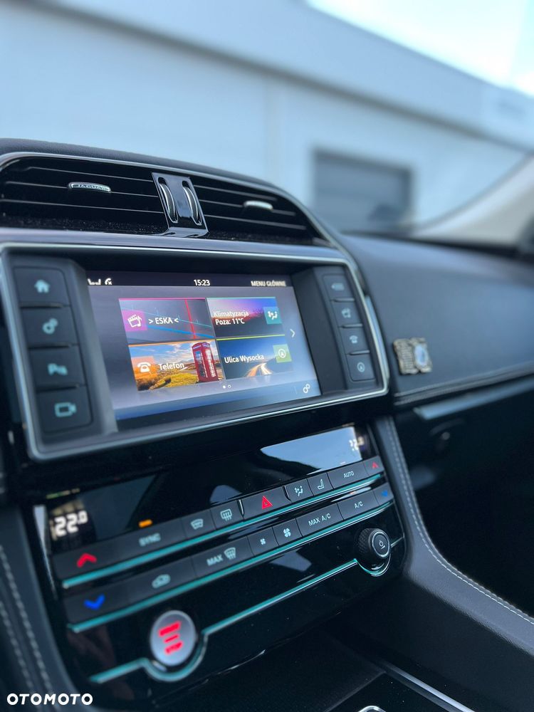 Jaguar F-Pace 2.0 i4D AWD R-Sport - 31