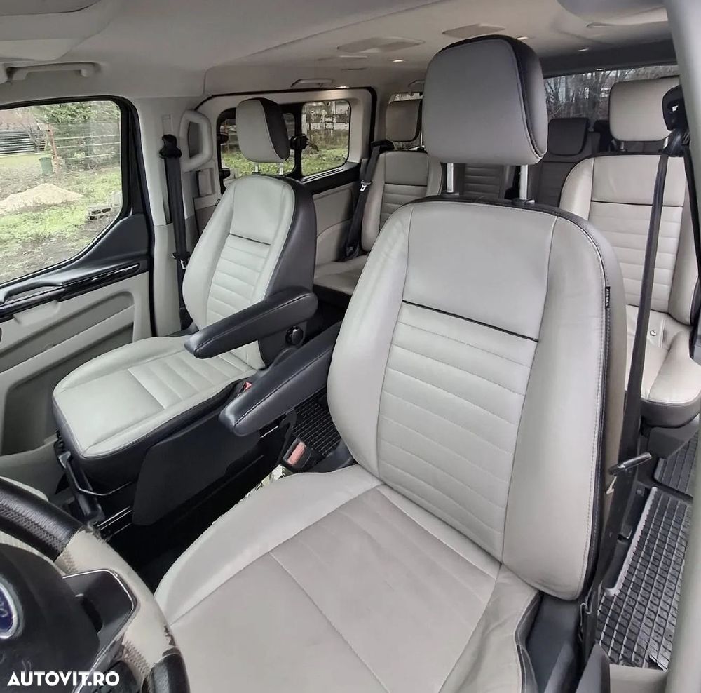 Ford Tourneo Custom - 16
