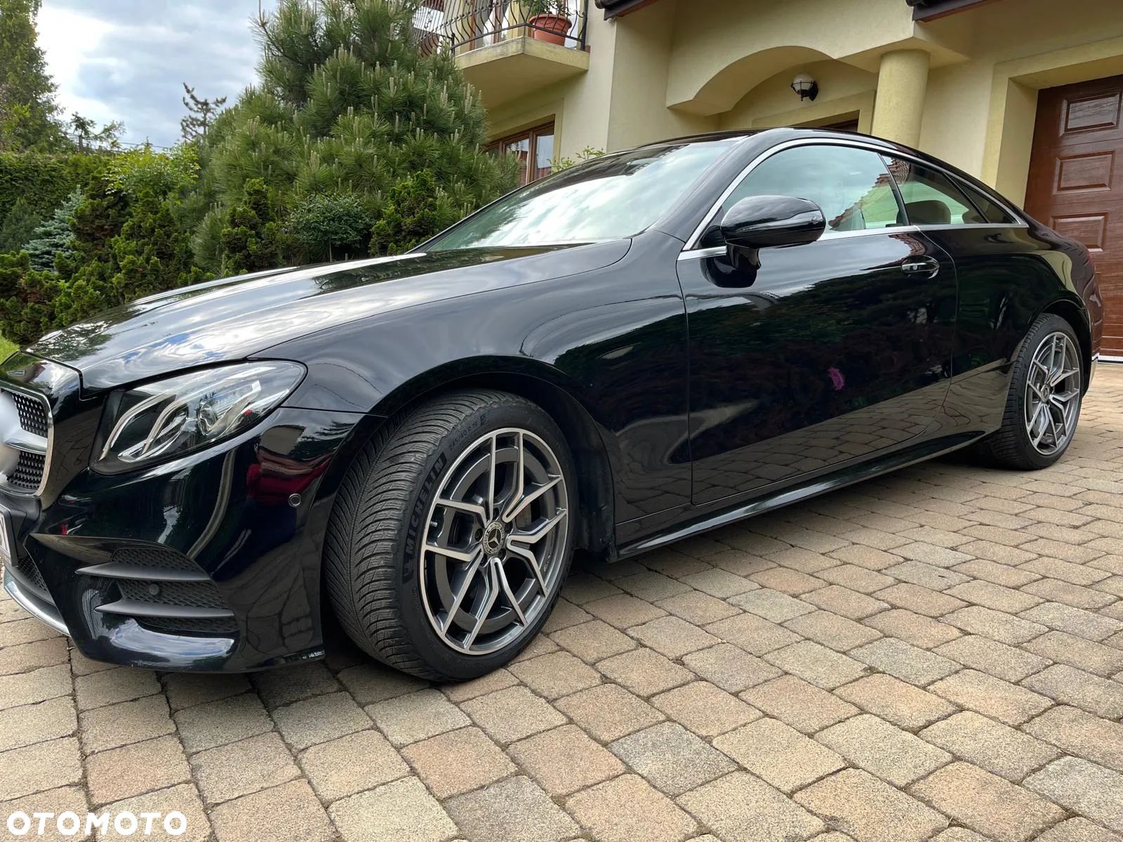 Mercedes-Benz Klasa E 220 d Coupe 4-Matic 9G-TRONIC - 1