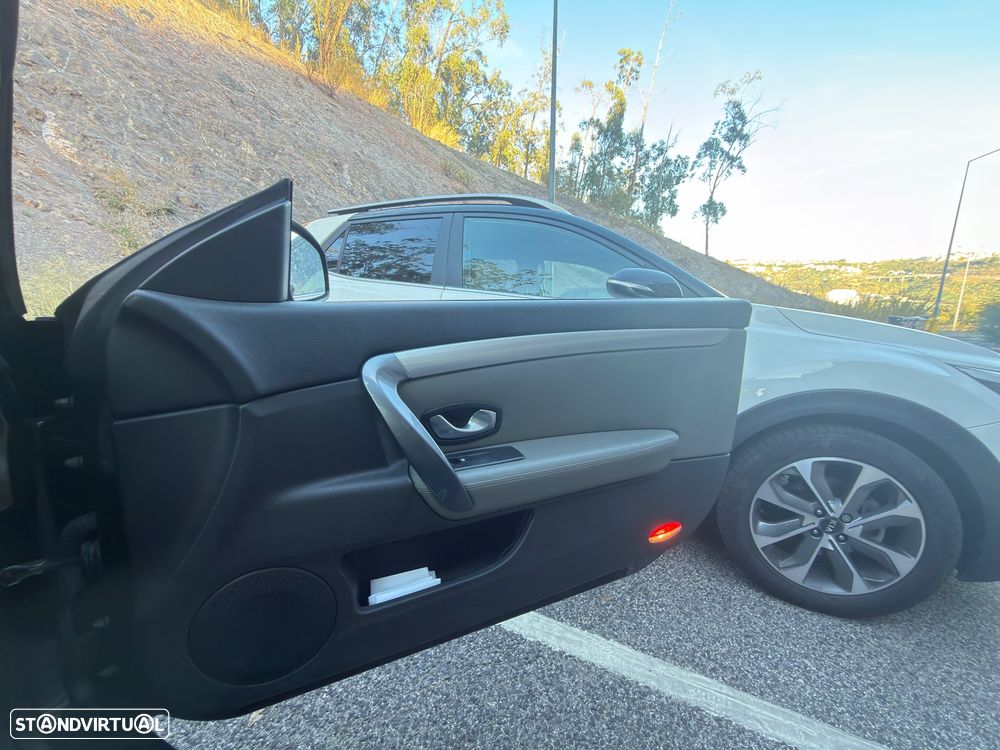 Renault Laguna Coupe 2.0 dCi GT 4Control - 17