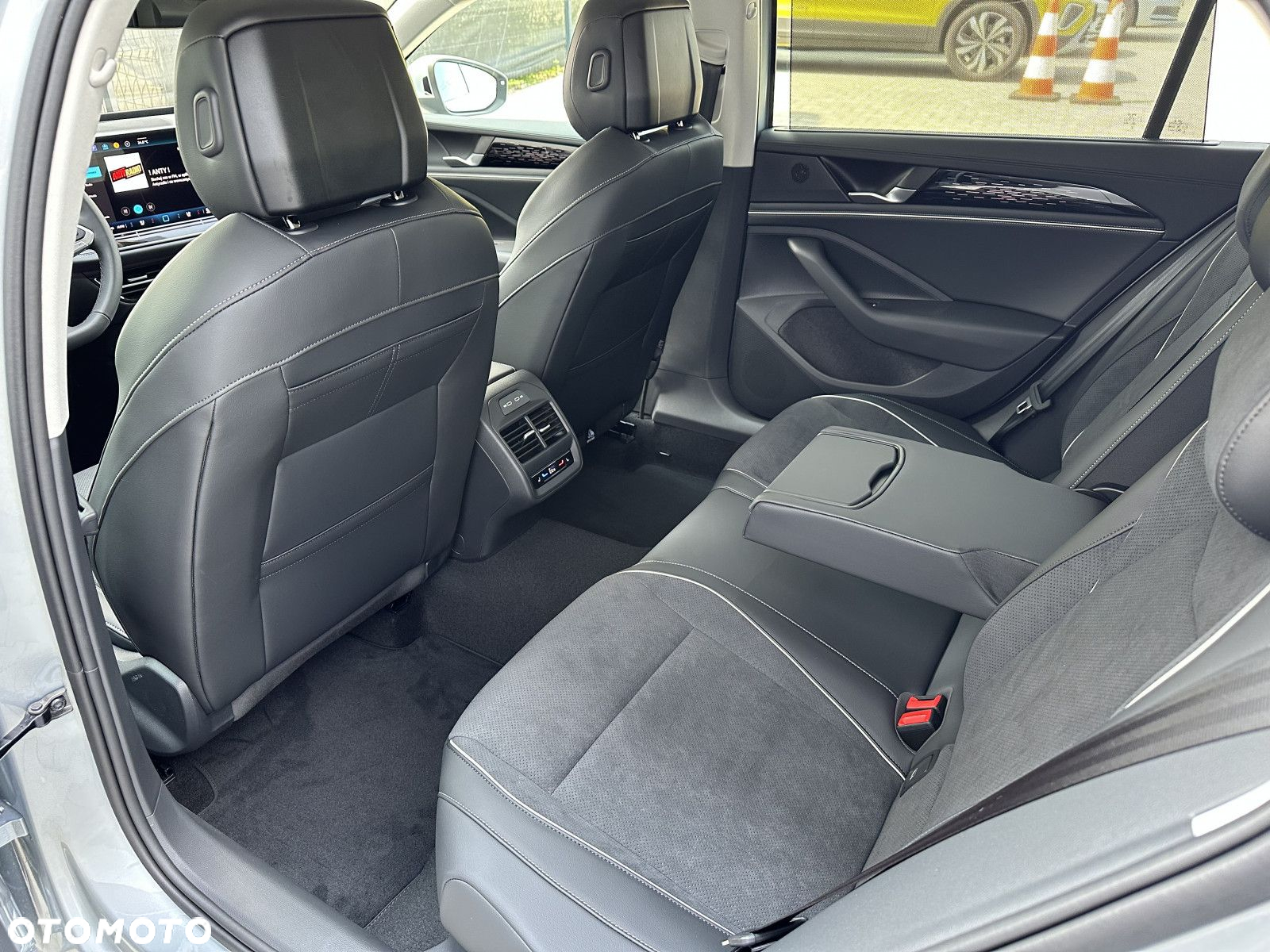 Volkswagen Passat - 20