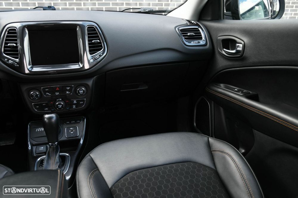 Jeep Compass 1.3 TG Limited - 10