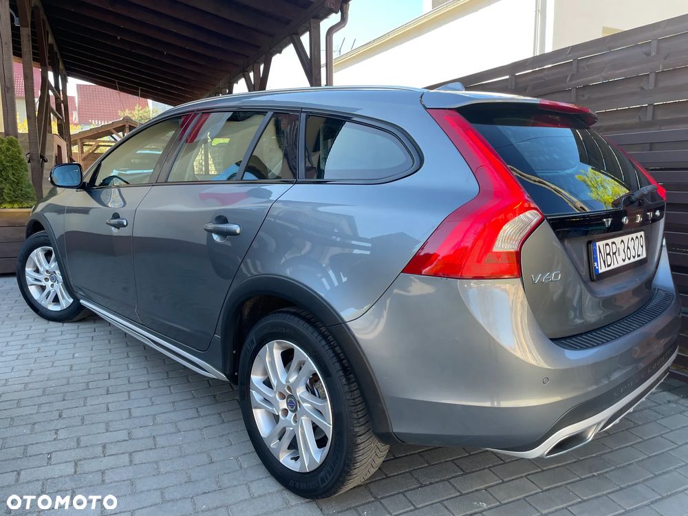 Volvo V60 Cross Country D3 Geartronic Momentum - 4