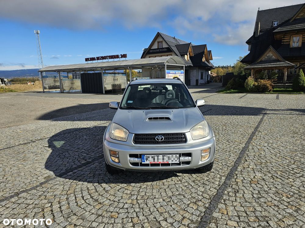 Toyota RAV4 - 3