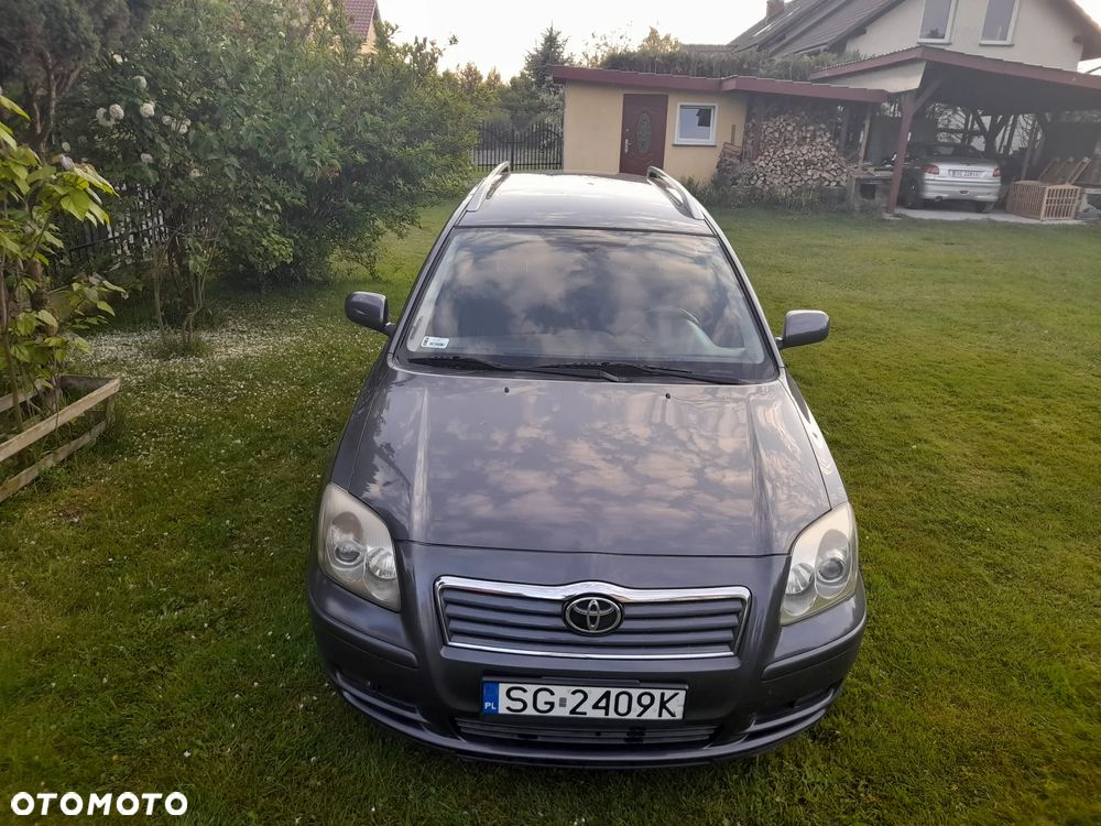 Toyota Avensis - 1