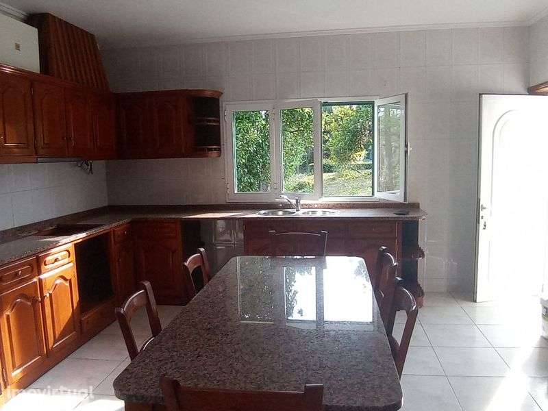 Arrenda-se T3 Selho São Lourenço (Guimarães) - Grande imagem: 4/11