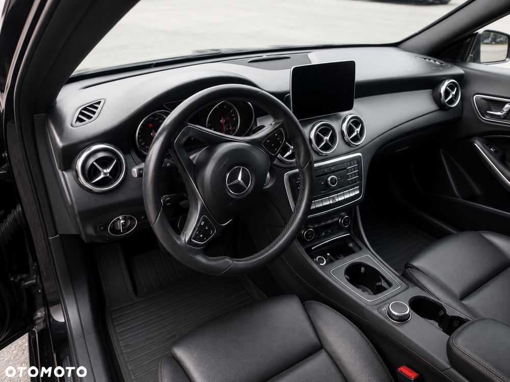 Mercedes-Benz GLA 250 4-Matic - 14