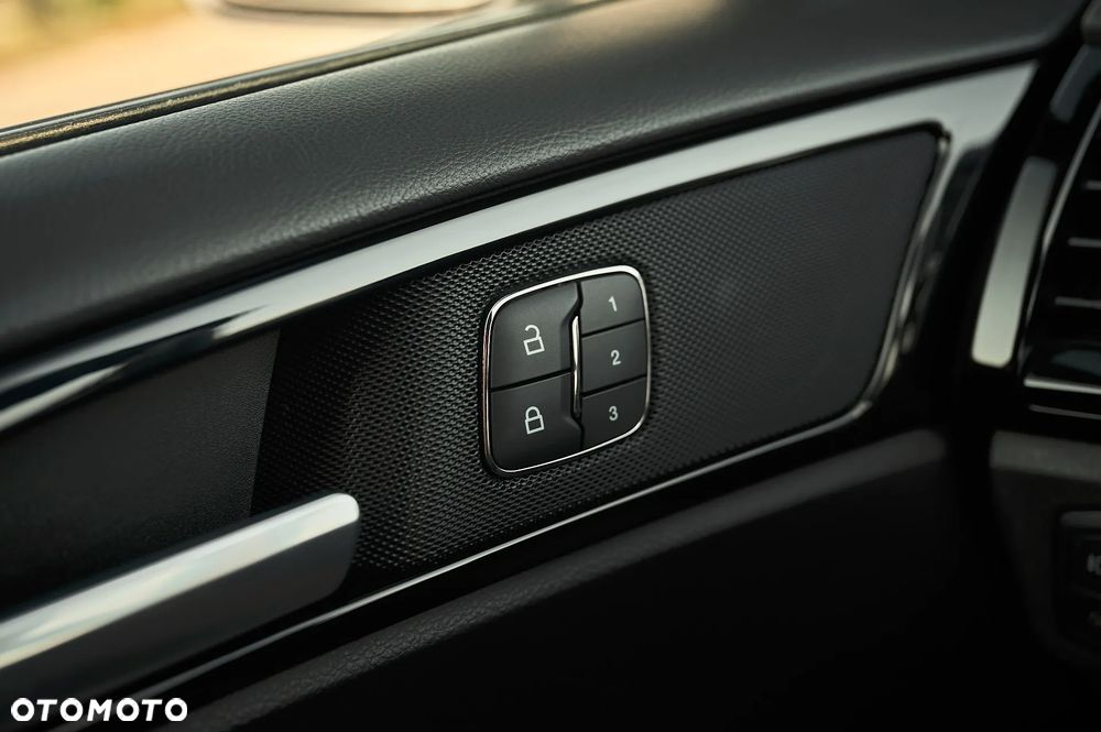 Ford Mondeo 2.0 EcoBlue ST-Line - 30