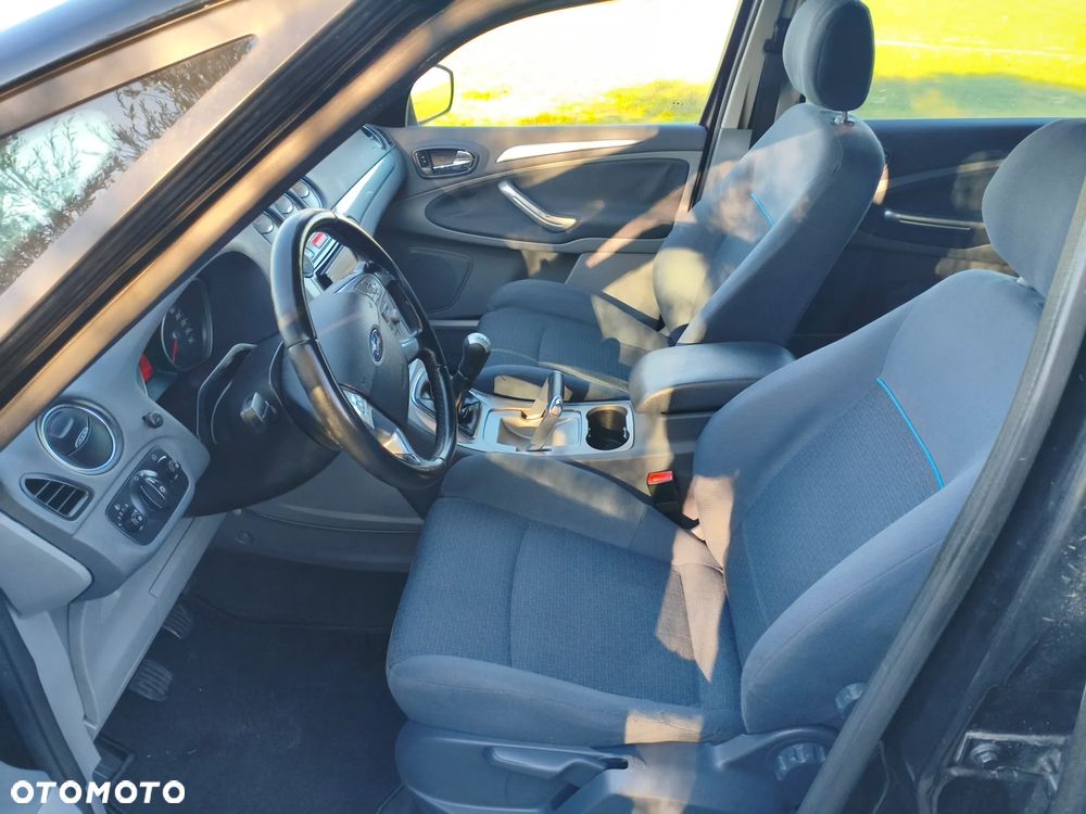 Ford Galaxy 2.0 Concept - 11