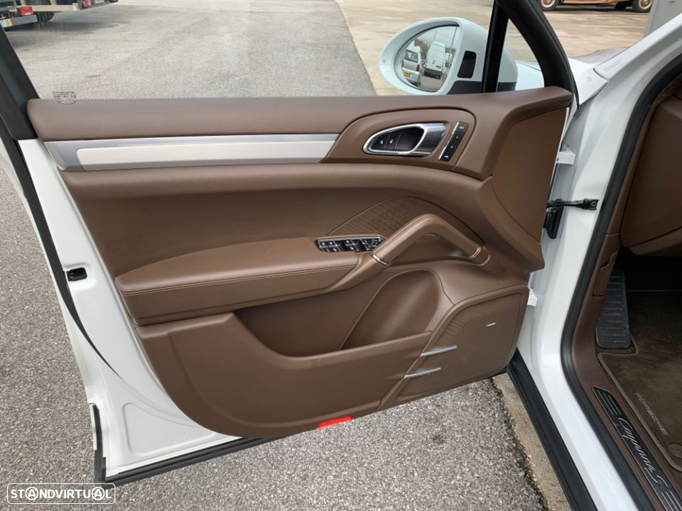 Porsche Cayenne S - 18