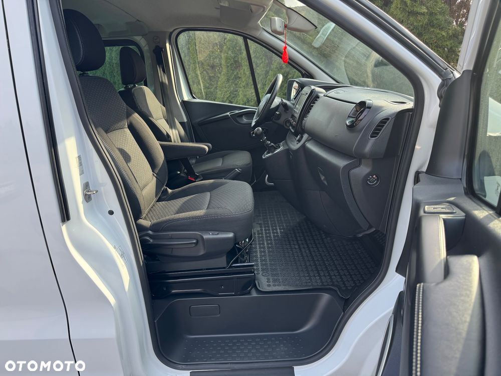 Opel Vivaro - 10