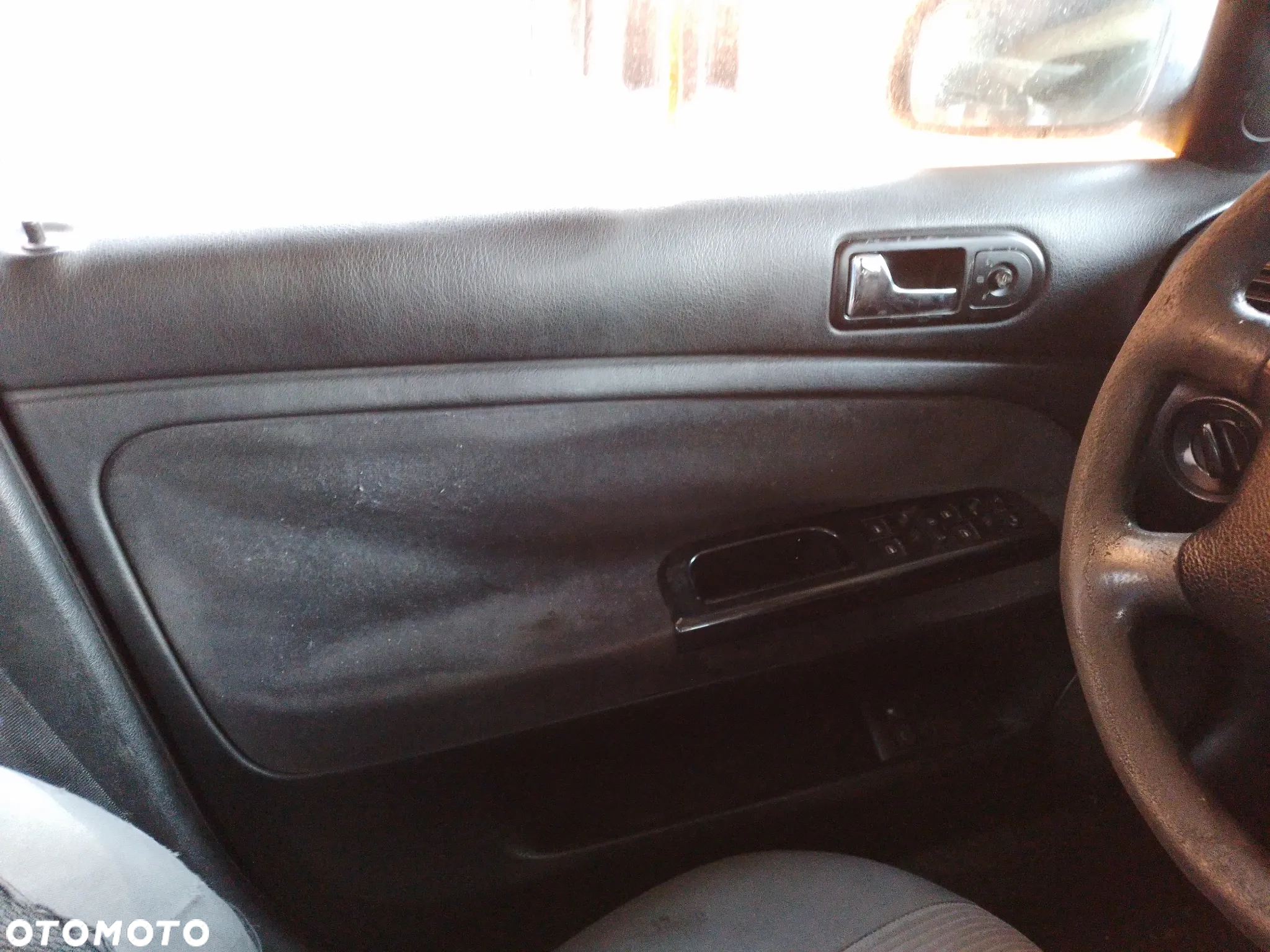 VOLKSWAGEN PASSAT B5 KOMBI 1.8T LIFT 00 - 05 AWT  ZDERZAK PRZÓD  LB5N - 23