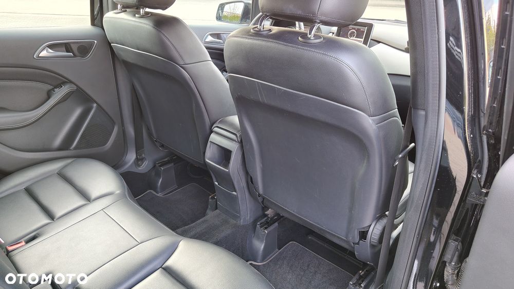 Mercedes-Benz Klasa B 200 Edition - 24