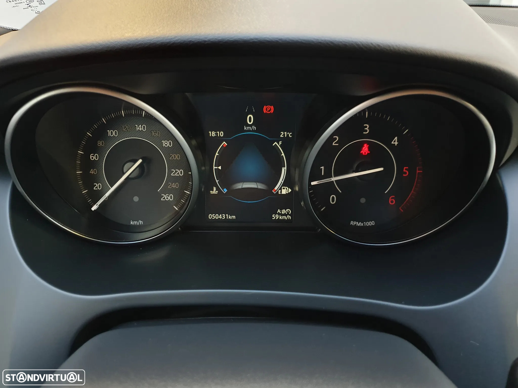 Jaguar E-Pace 2.0 i4D R-Dynamic S - 9