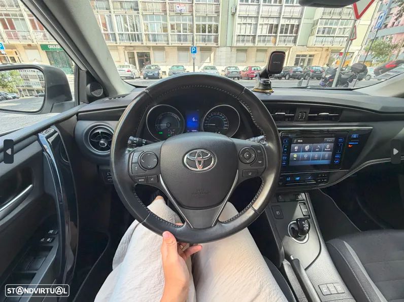 Toyota Auris 1.8 HSD Comfort+P.Sport - 9