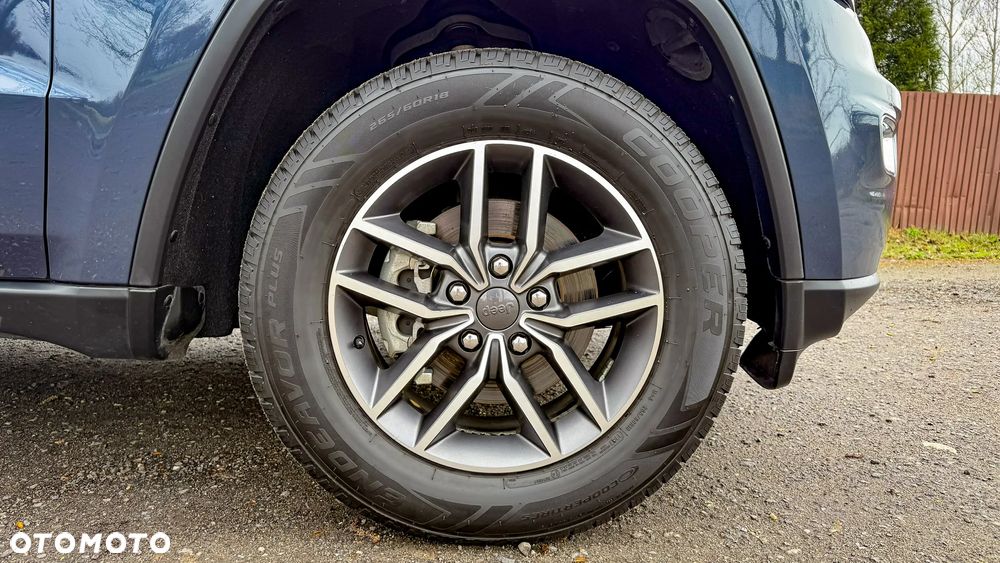 Jeep Grand Cherokee - 16