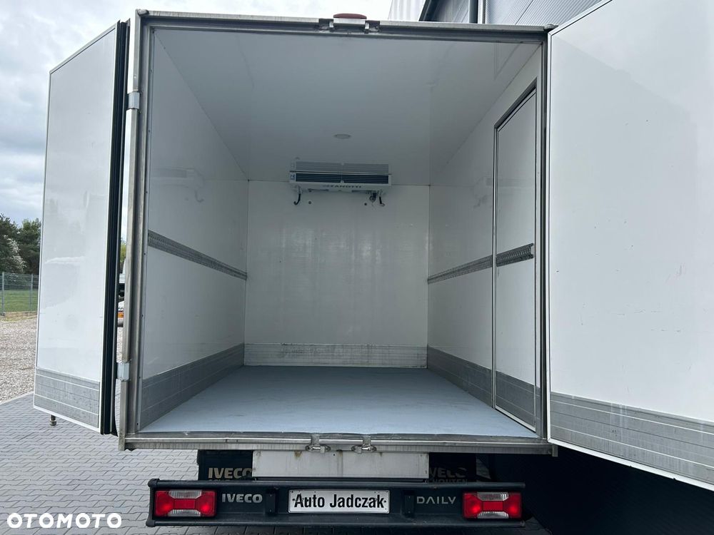 Iveco Daily 40C15 3.0 HPI Chłodnia 7 palet **Podłączenie 230V**Klima**Sprowadzony**Super stan**2014R** - 10