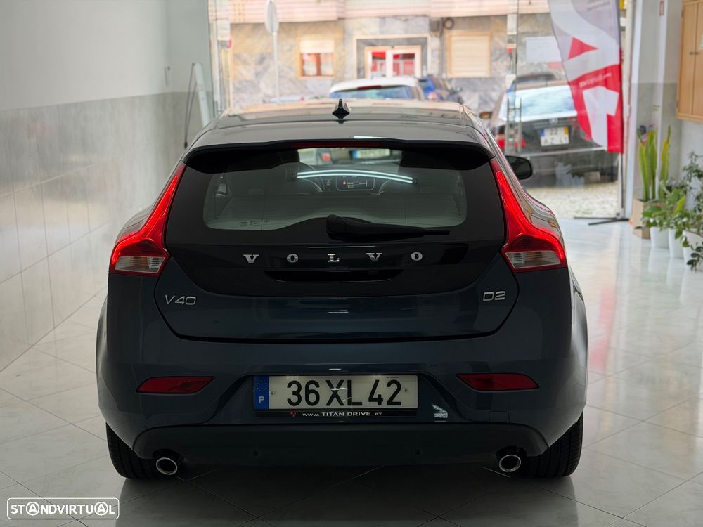 Volvo V40 2.0 D2 Momentum Geartronic - 19