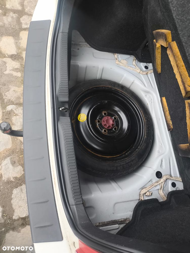 Toyota Auris 1.4 D-4D Premium - 15