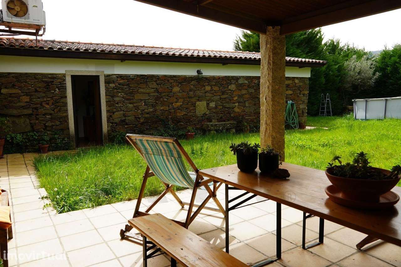 Moradia Rústica T4,  Vinha do Porto, área total 8963m2. Parqueamento | - Grande imagem: 2/25