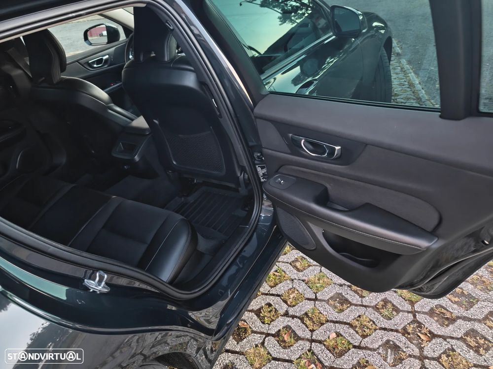 Volvo V60 2.0 D3 Momentum - 12