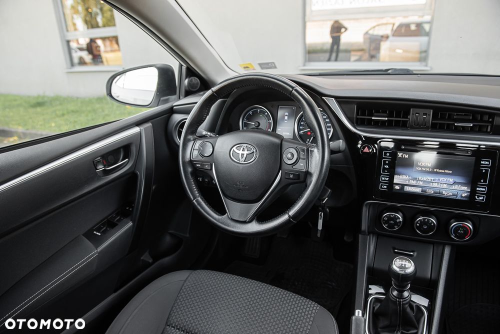 Toyota Corolla 1.4 D-4D Premium - 25