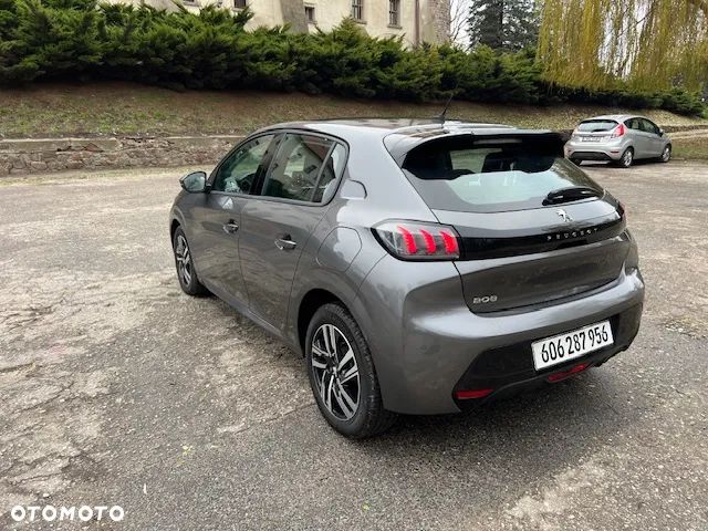 Peugeot 208 - 7