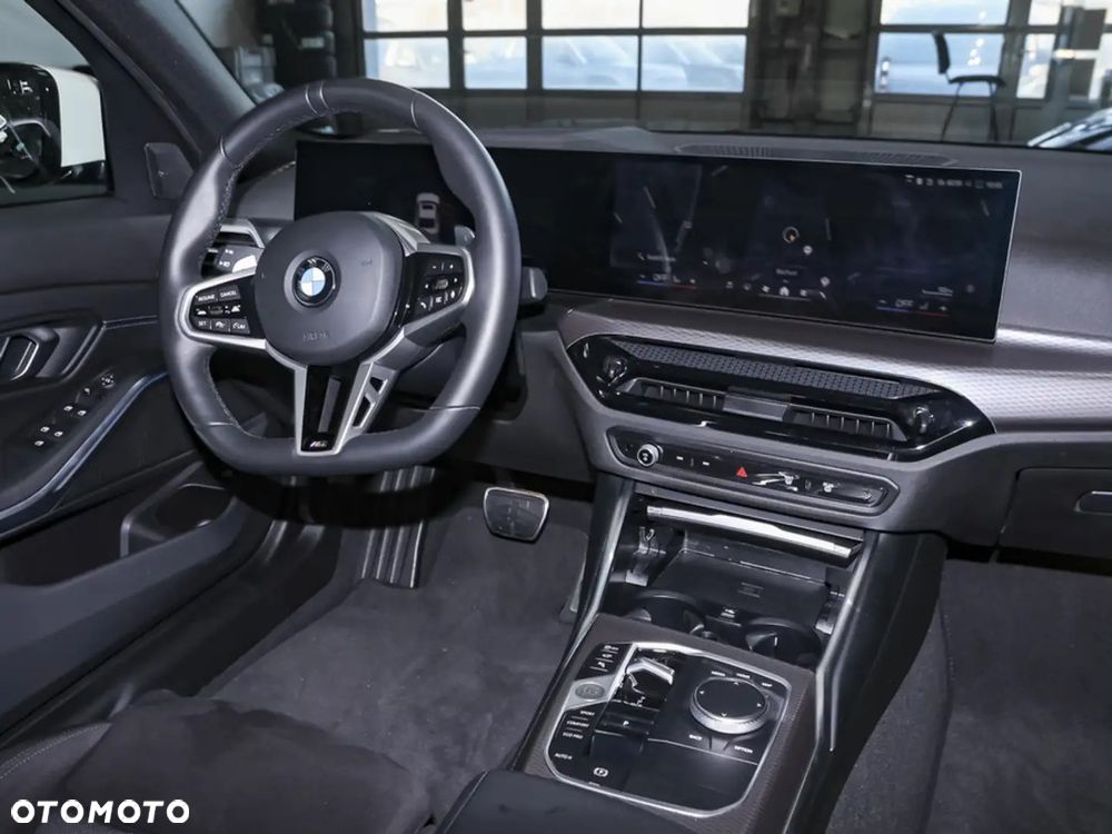 BMW Seria 3 318i M Sport - 4