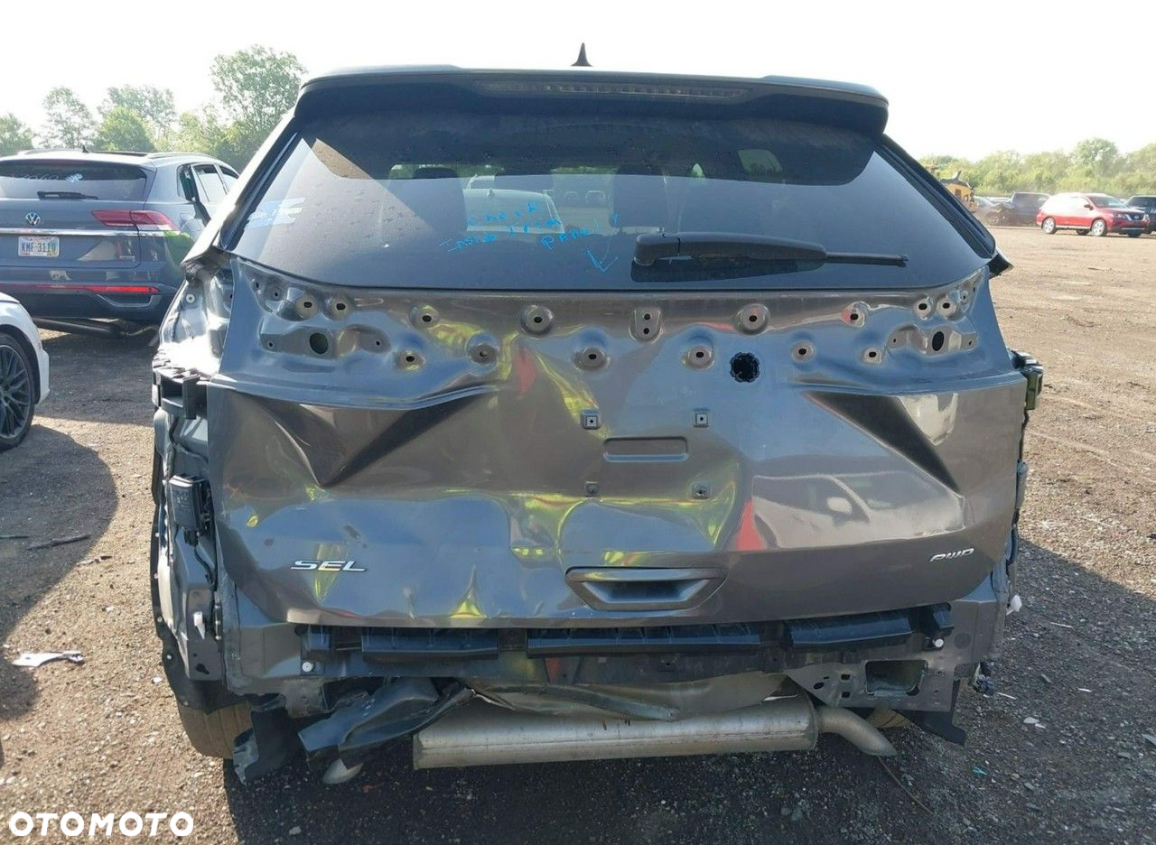 Ford Edge - 4
