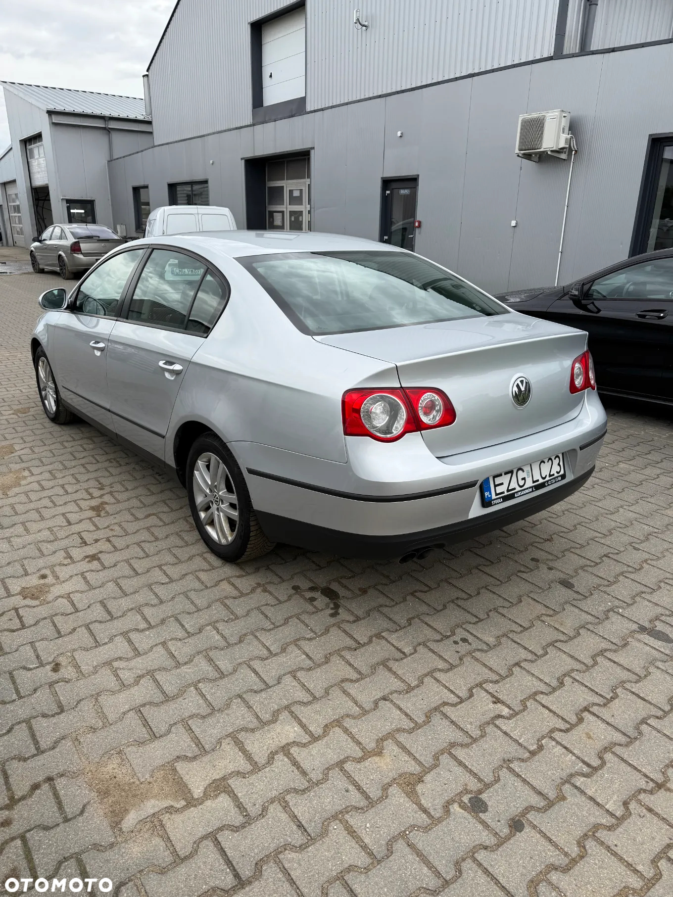 Volkswagen Passat - 4